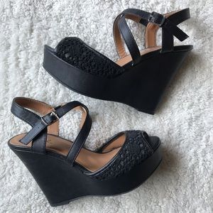 SOLD Qupid Wedges